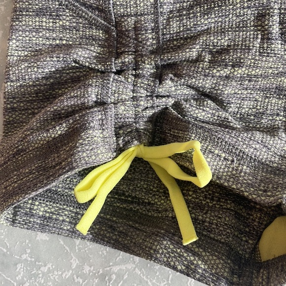 Lululemon shorts - Picture 4 of 4